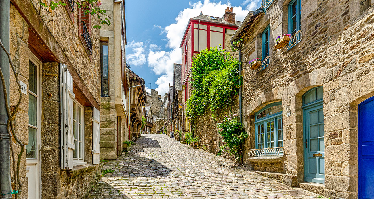 A cozy bed and breakfast in Dinan's historic center