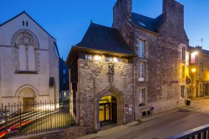 Where to Sleep in Dinan: A Guide to Neighborhoods and Accommodations - 🏰 Around the Historic Center of Dinan