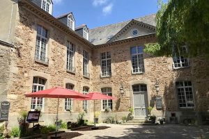 Where to Sleep in Dinan: A Guide to Neighborhoods and Accommodations - 🌟 Luxury Hotels to Stay in Dinan