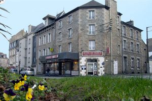 Where to Sleep in Dinan: A Guide to Neighborhoods and Accommodations - 📍 Practical Tips for Choosing Your Stay