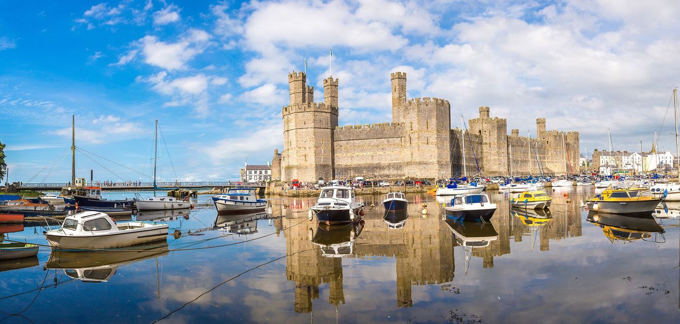 A Guide to Traveling in Wales - 🏰 Must-See Attractions in Wales
