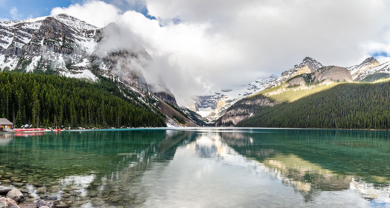 Road trip en el oeste del Canadá con paisajes naturales y ciudades emblemáticas