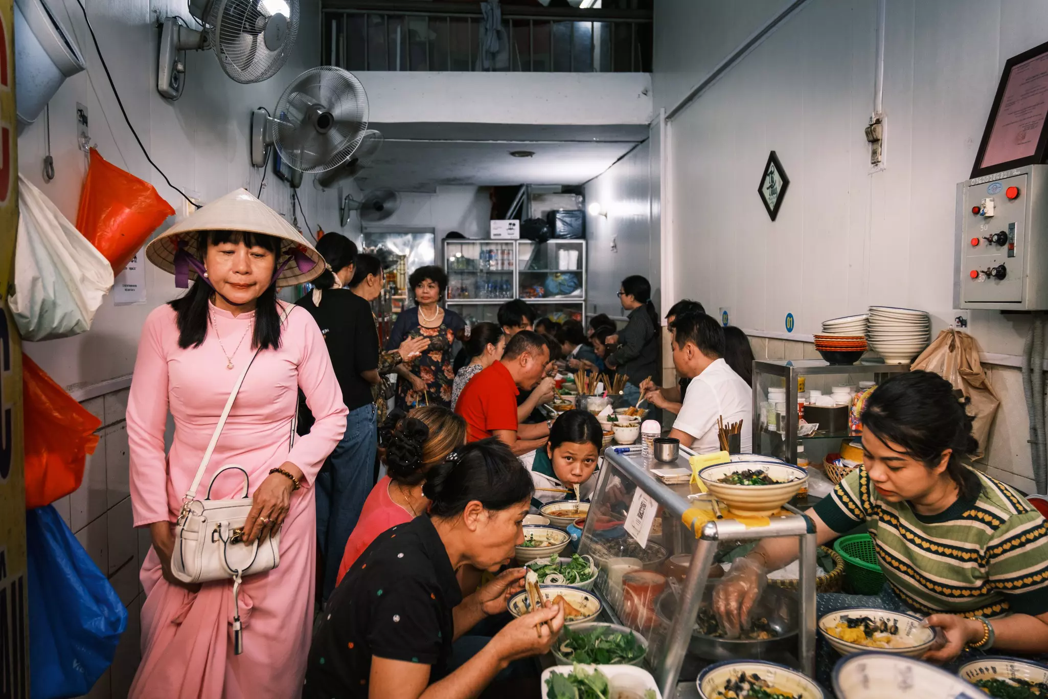 Sardinia Travel Guide: Best Time, Places, and Tips - 🍷 Sardinian Cuisine and Dining