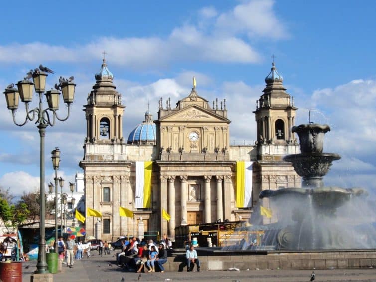 Visit Guatemala City: 12 Must-See Things to Do - 🏛️ 1. Plaza de la Constitución